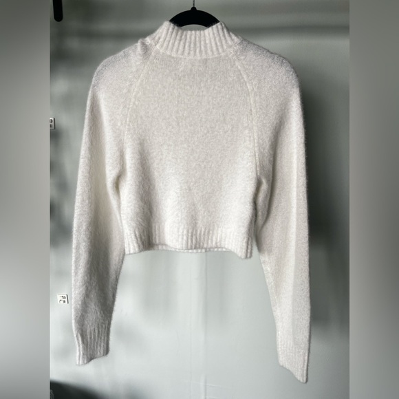 NWOT Urban Outfitters Avril Cropped Mock Neck Sweater - Picture 6 of 10